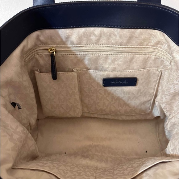 Michael Kors Purse/ Tote - Picture 2 of 2
